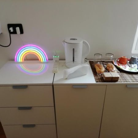 Ferienwohnung Over The Rainbow - Cozy Studio In The Centre Of Ferrara Exterior foto