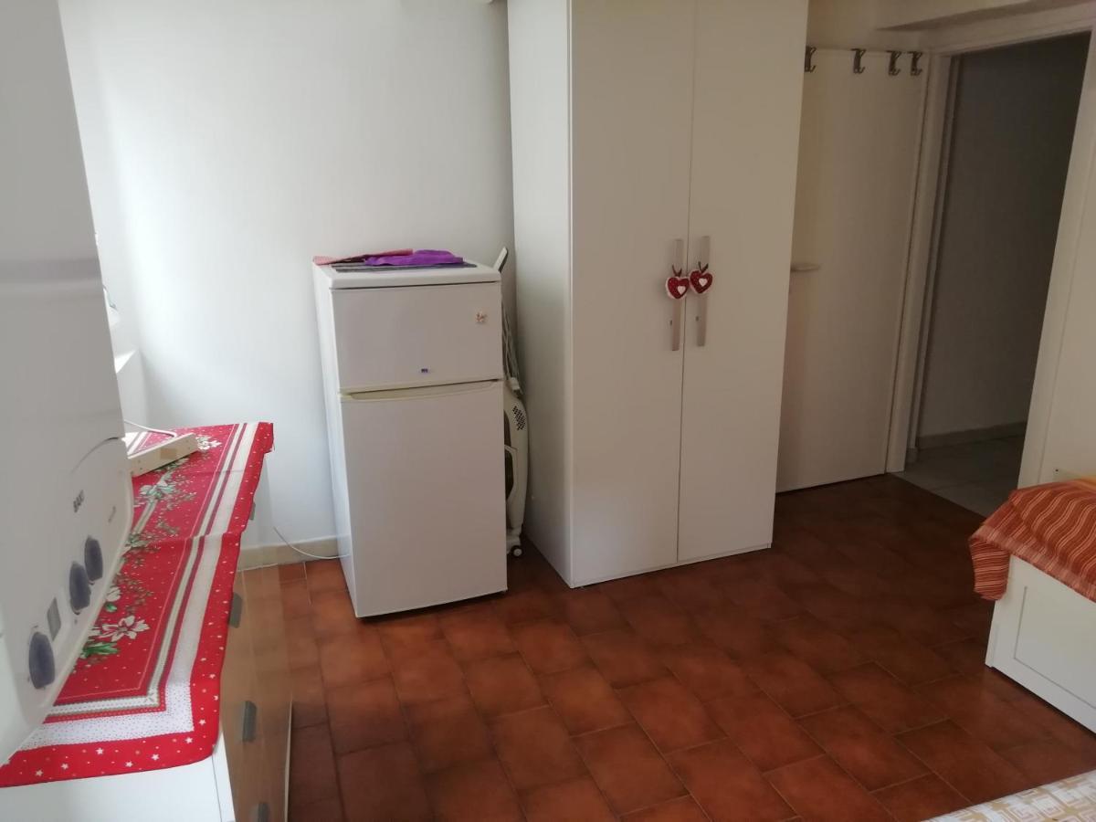 Ferienwohnung Over The Rainbow - Cozy Studio In The Centre Of Ferrara Exterior foto