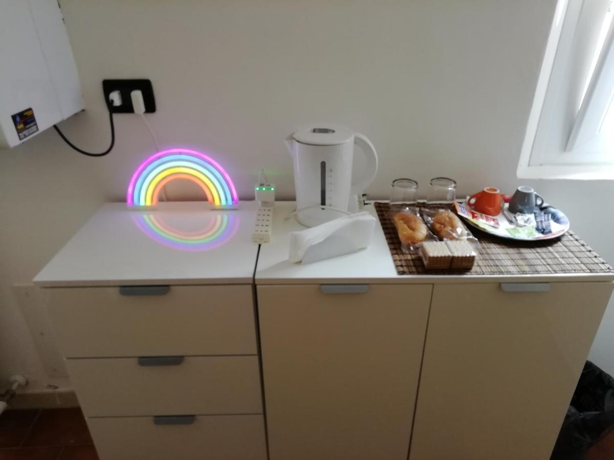 Ferienwohnung Over The Rainbow - Cozy Studio In The Centre Of Ferrara Exterior foto