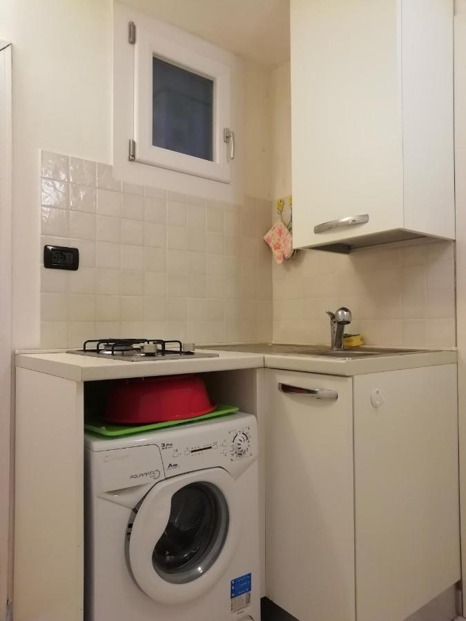 Ferienwohnung Over The Rainbow - Cozy Studio In The Centre Of Ferrara Exterior foto